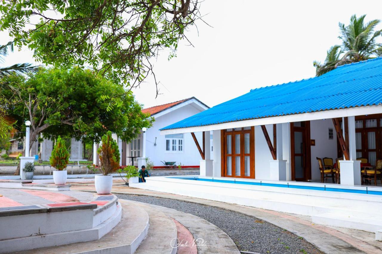 Ceylonta Beach Resort And Spa 汉班托塔 外观 照片