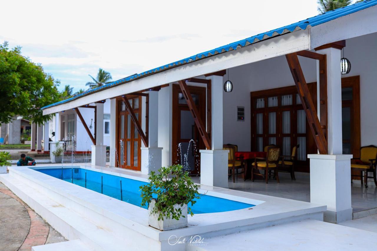 Ceylonta Beach Resort And Spa 汉班托塔 外观 照片