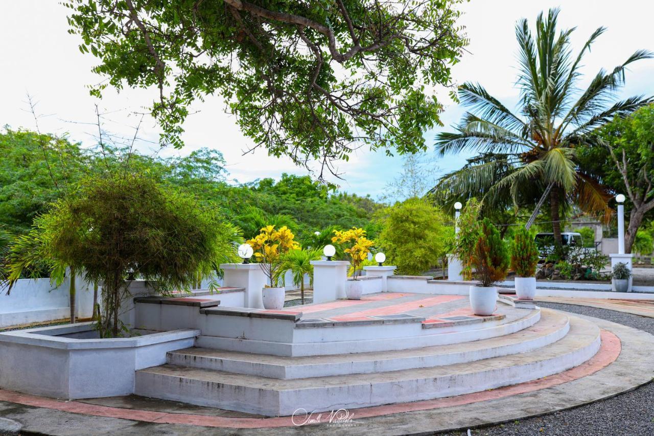 Ceylonta Beach Resort And Spa 汉班托塔 外观 照片