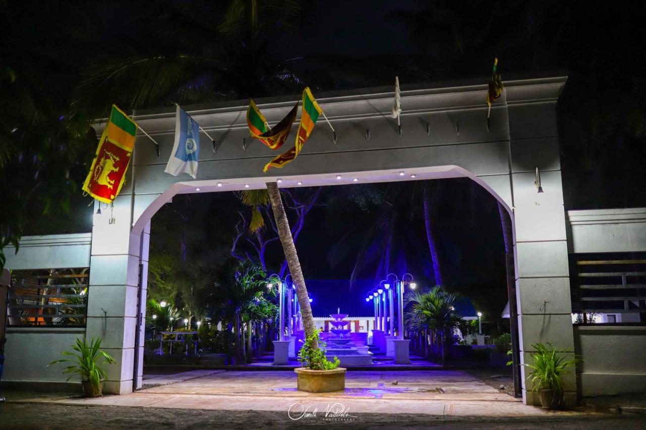 Ceylonta Beach Resort And Spa 汉班托塔 外观 照片