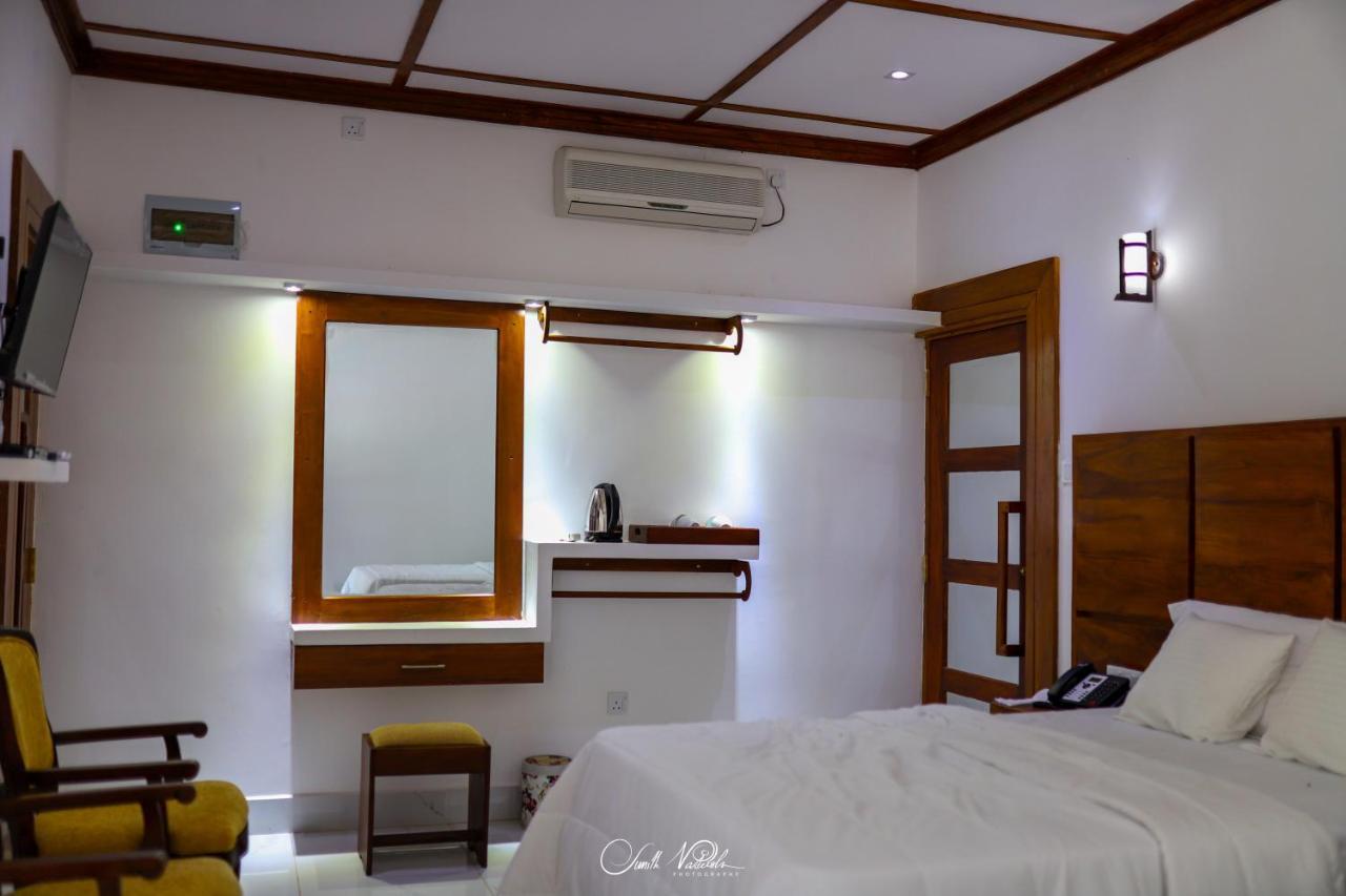 Ceylonta Beach Resort And Spa 汉班托塔 外观 照片