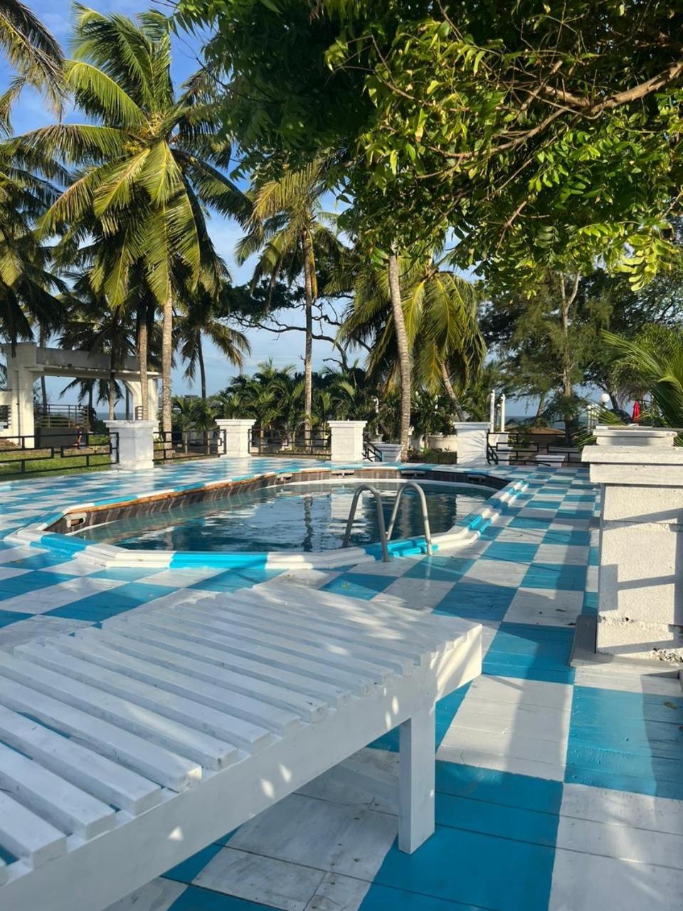 Ceylonta Beach Resort And Spa 汉班托塔 外观 照片