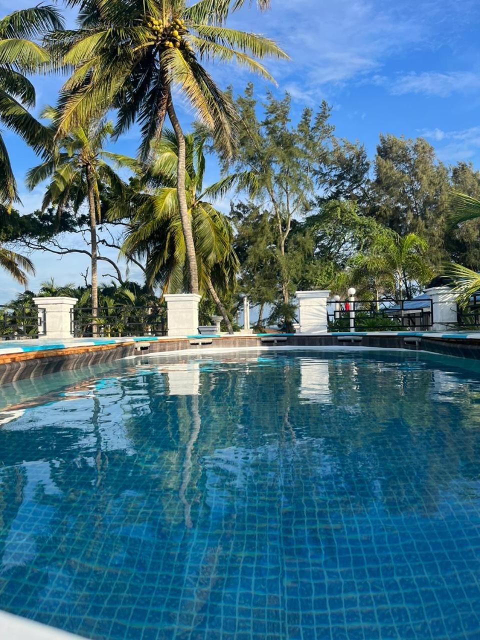 Ceylonta Beach Resort And Spa 汉班托塔 外观 照片