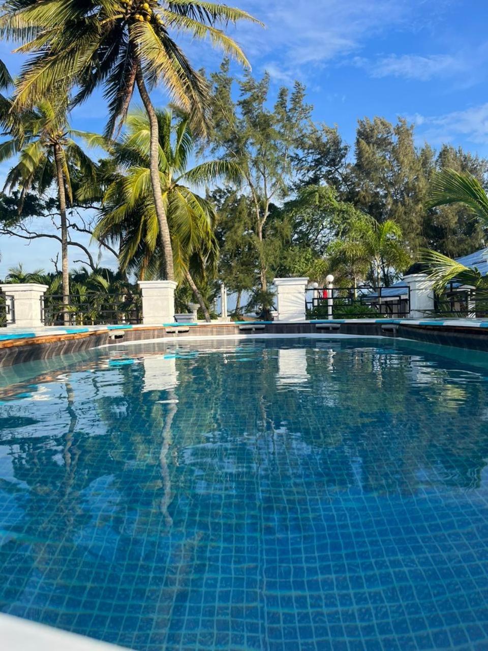 Ceylonta Beach Resort And Spa 汉班托塔 外观 照片