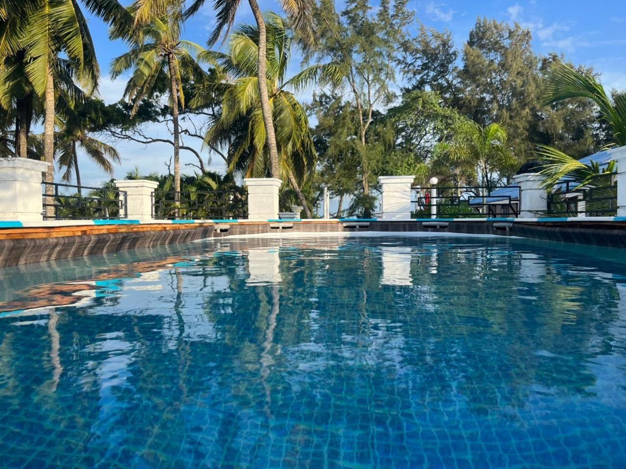 Ceylonta Beach Resort And Spa 汉班托塔 外观 照片