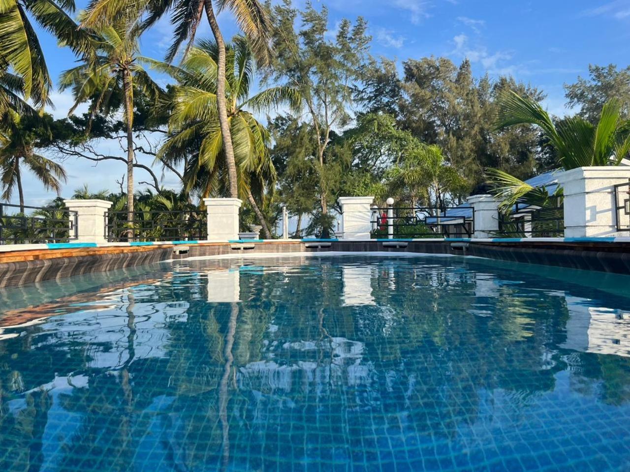 Ceylonta Beach Resort And Spa 汉班托塔 外观 照片