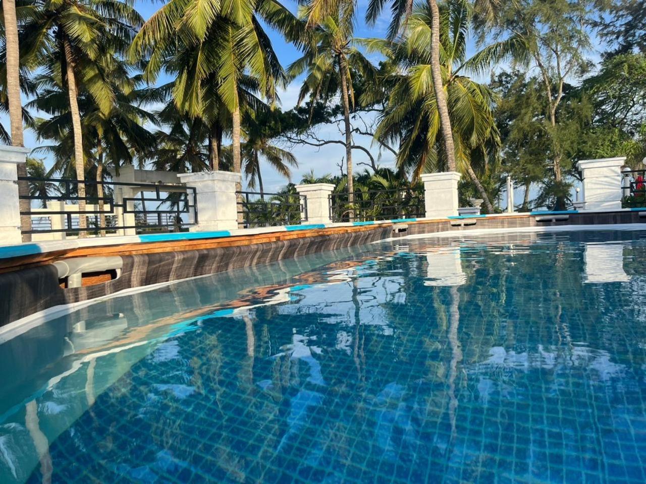 Ceylonta Beach Resort And Spa 汉班托塔 外观 照片